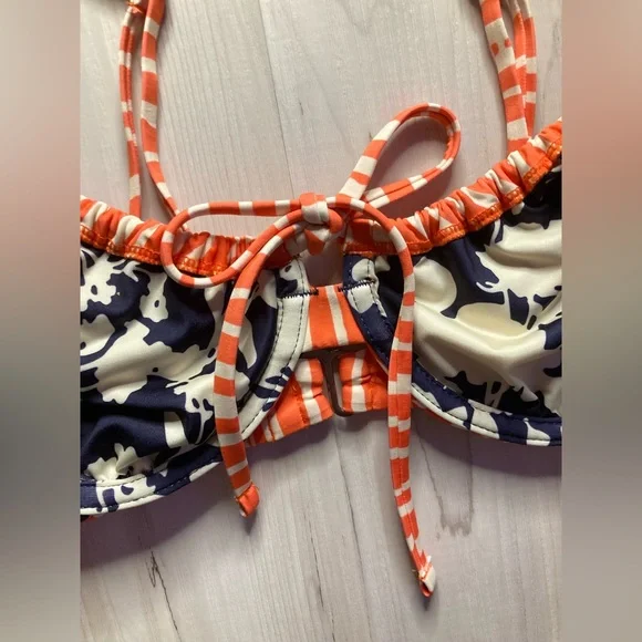 Maaji • Reversible Jade Floral Animal Print Ruched Underwire Bikini Top - Picture 8 of 11